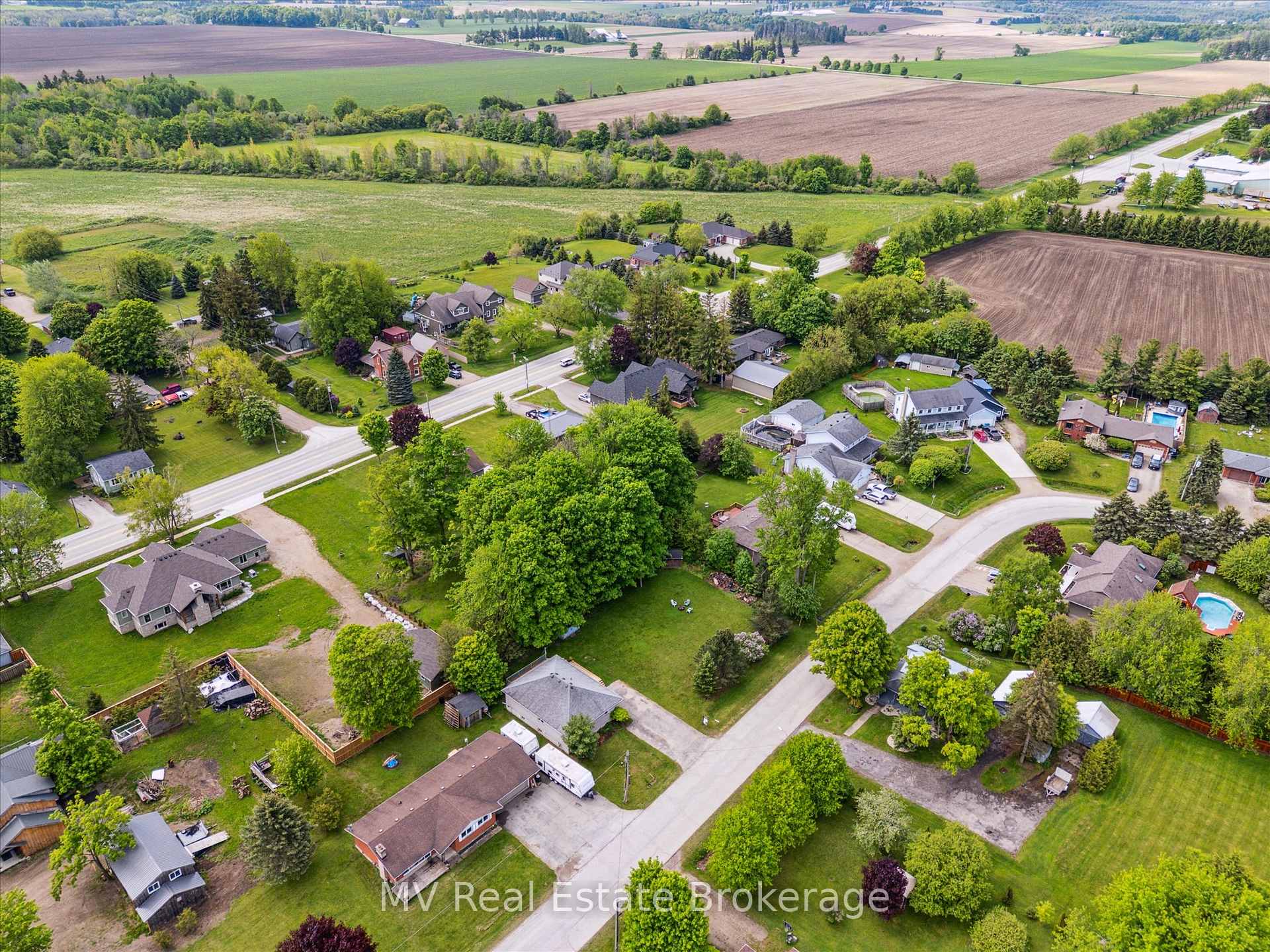 Photo 37 of 25 Graham Street W, Mapleton, Rural Mapleton — HOMEH