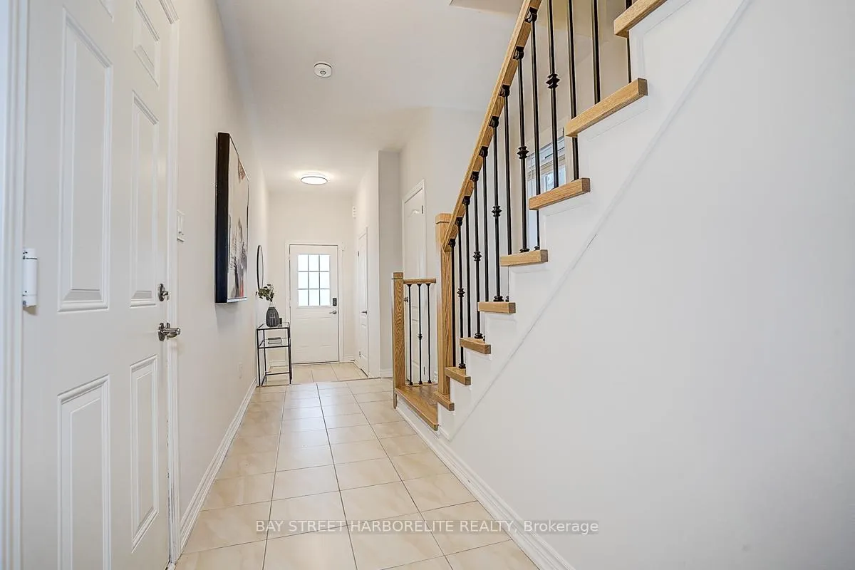 Photo 6 of 126 Mosaic Drive, Hamilton, Waterdown — HOMEH