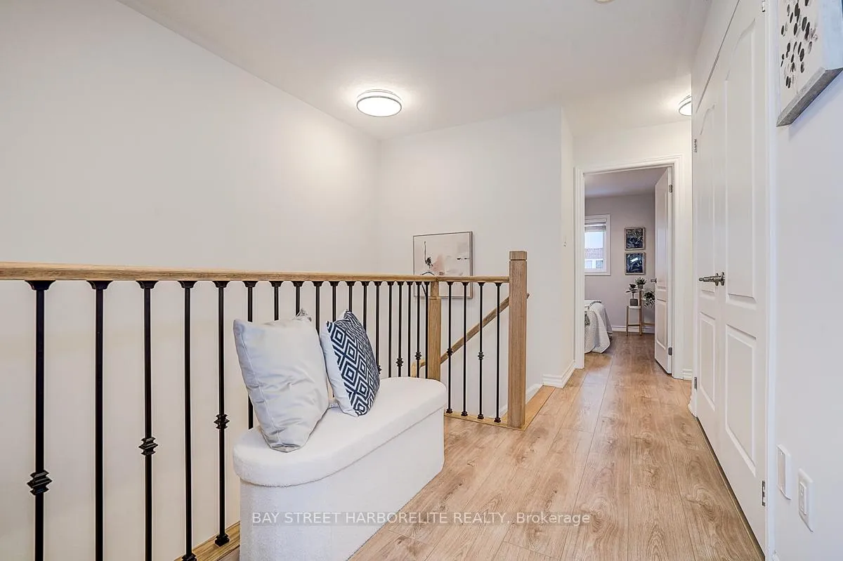 Photo 13 of 126 Mosaic Drive, Hamilton, Waterdown — HOMEH