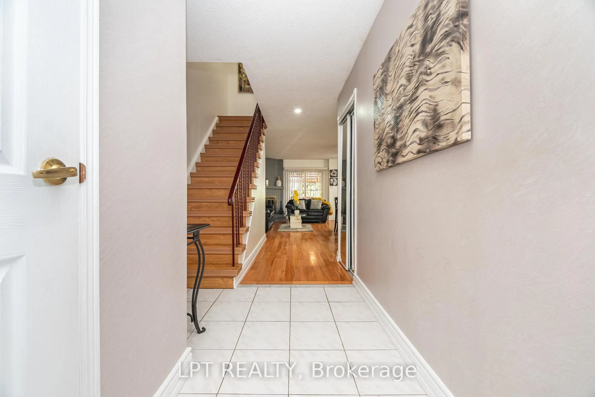 Photo 6 of 27 Woodsview Avenue, Etobicoke, West Humber-Clairville — HOMEH