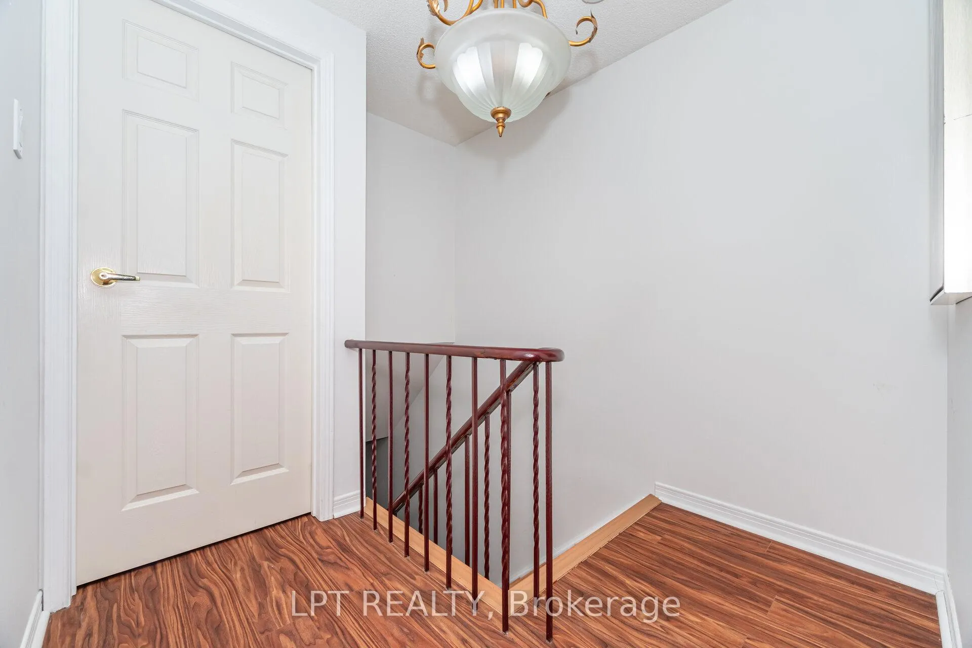 Photo 17 of 27 Woodsview Avenue, Etobicoke, West Humber-Clairville — HOMEH
