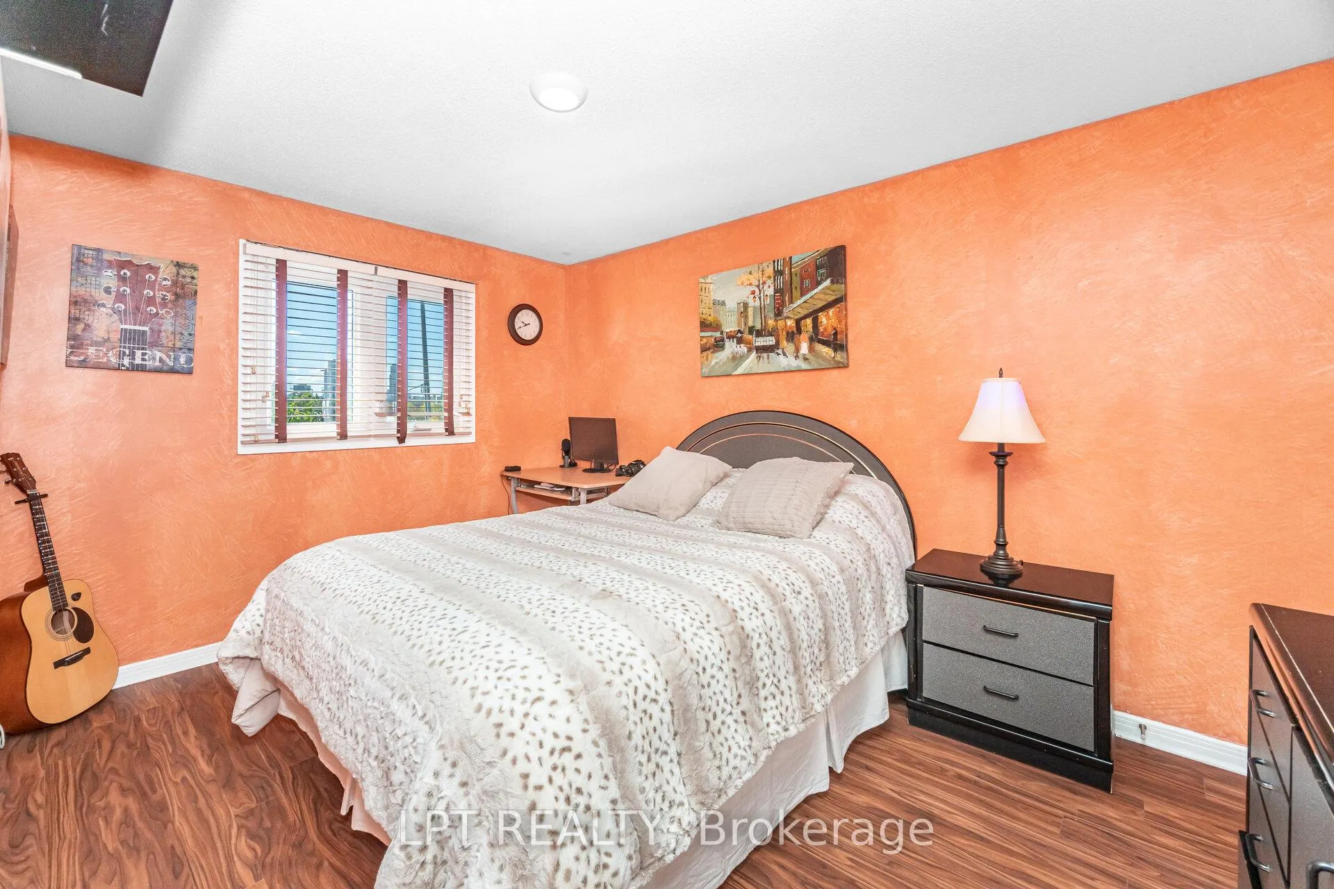 Photo 20 of 27 Woodsview Avenue, Etobicoke, West Humber-Clairville — HOMEH