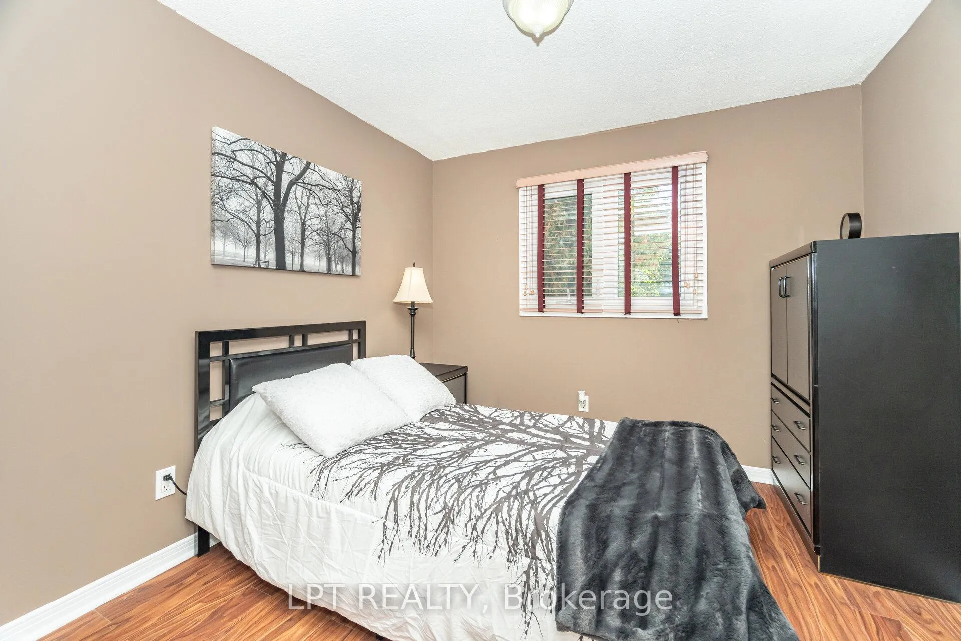 Photo 22 of 27 Woodsview Avenue, Etobicoke, West Humber-Clairville — HOMEH