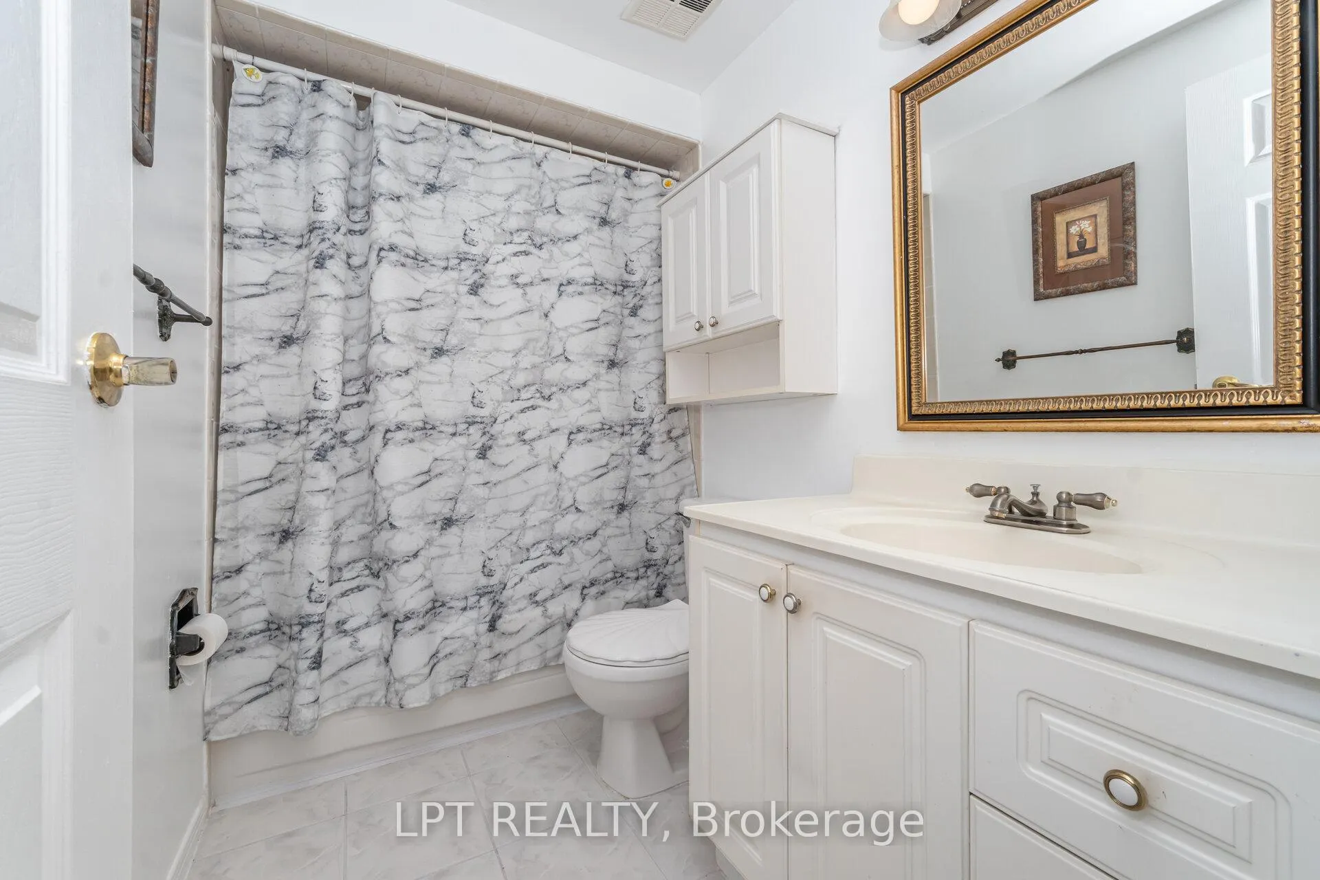 Photo 24 of 27 Woodsview Avenue, Etobicoke, West Humber-Clairville — HOMEH