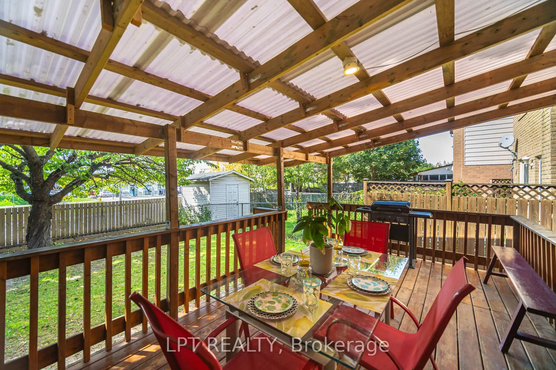Photo 32 of 27 Woodsview Avenue, Etobicoke, West Humber-Clairville — HOMEH