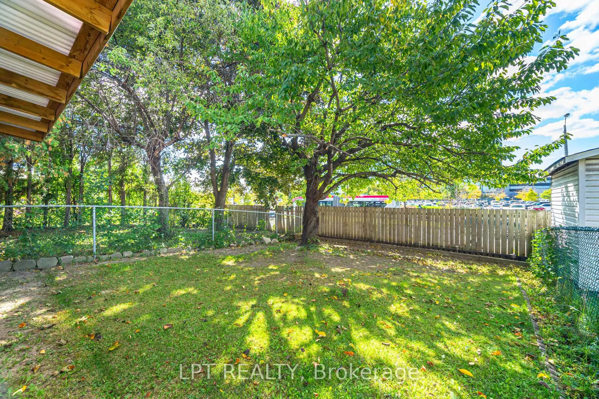 Photo 34 of 27 Woodsview Avenue, Etobicoke, West Humber-Clairville — HOMEH