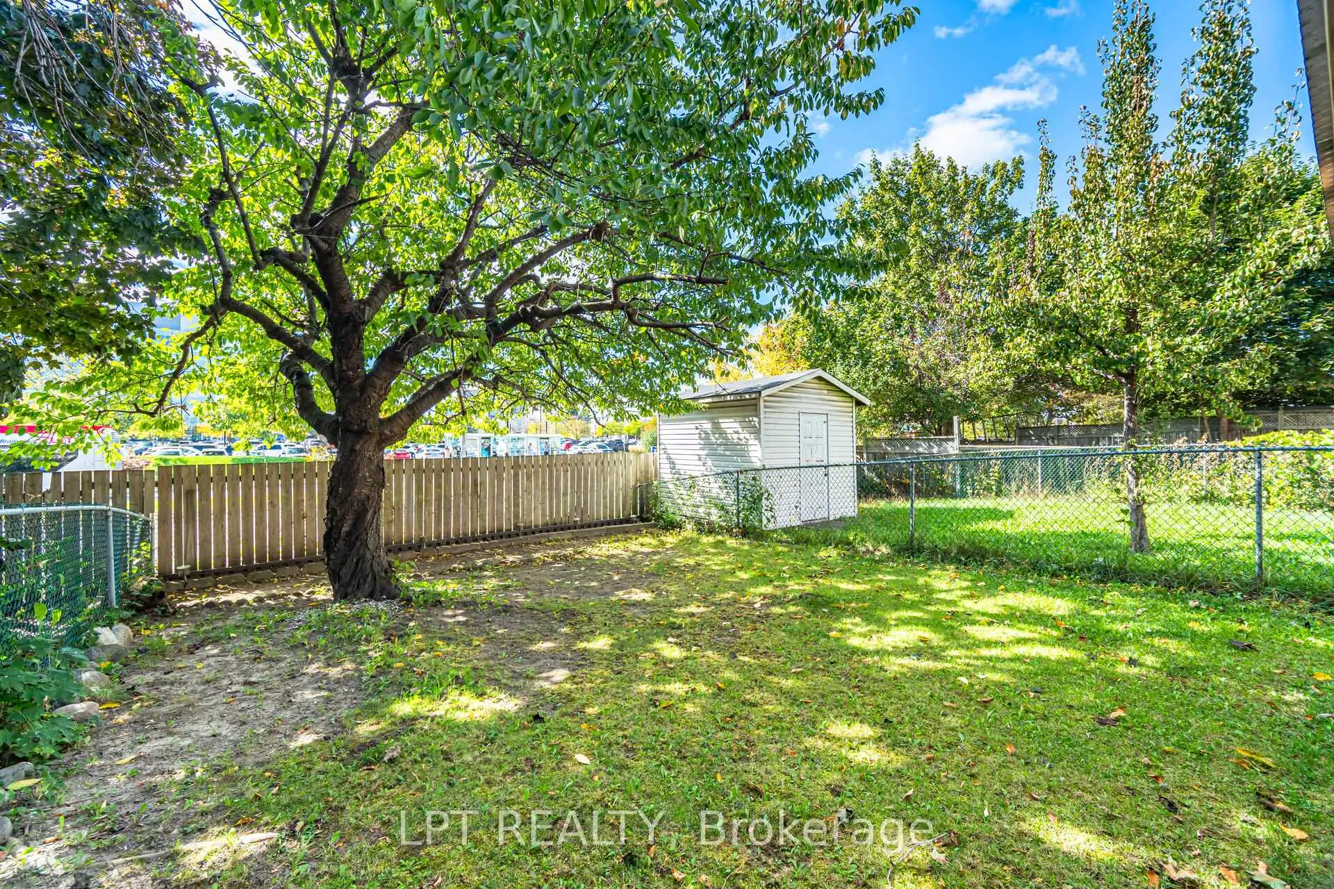 Photo 35 of 27 Woodsview Avenue, Etobicoke, West Humber-Clairville — HOMEH