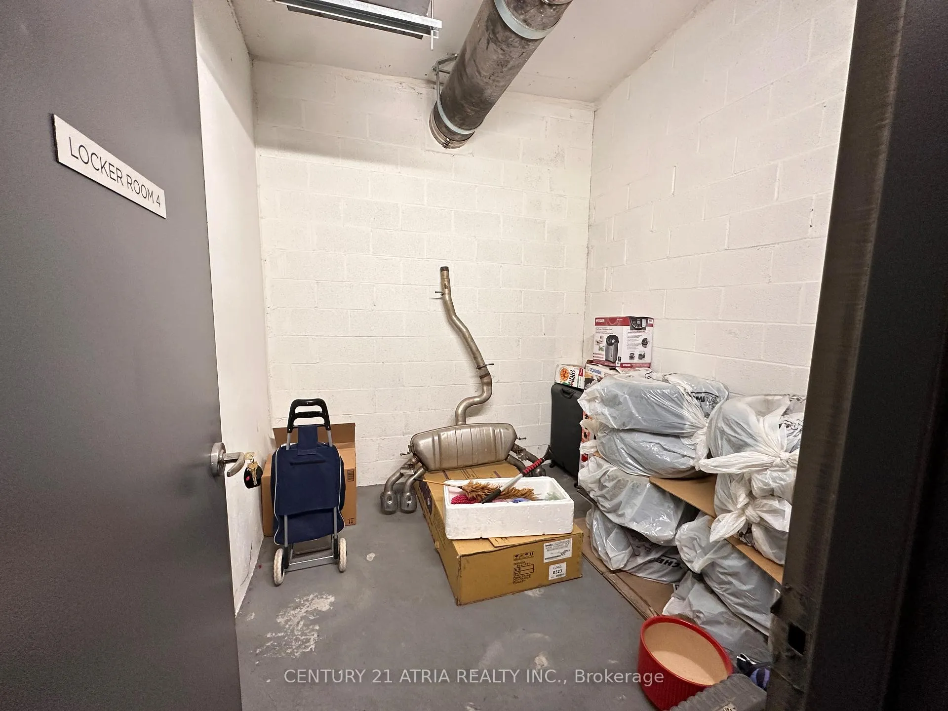 Photo 3 of Unit 908, 18 Water Walk Drive, Markham, Unionville — HOMEH