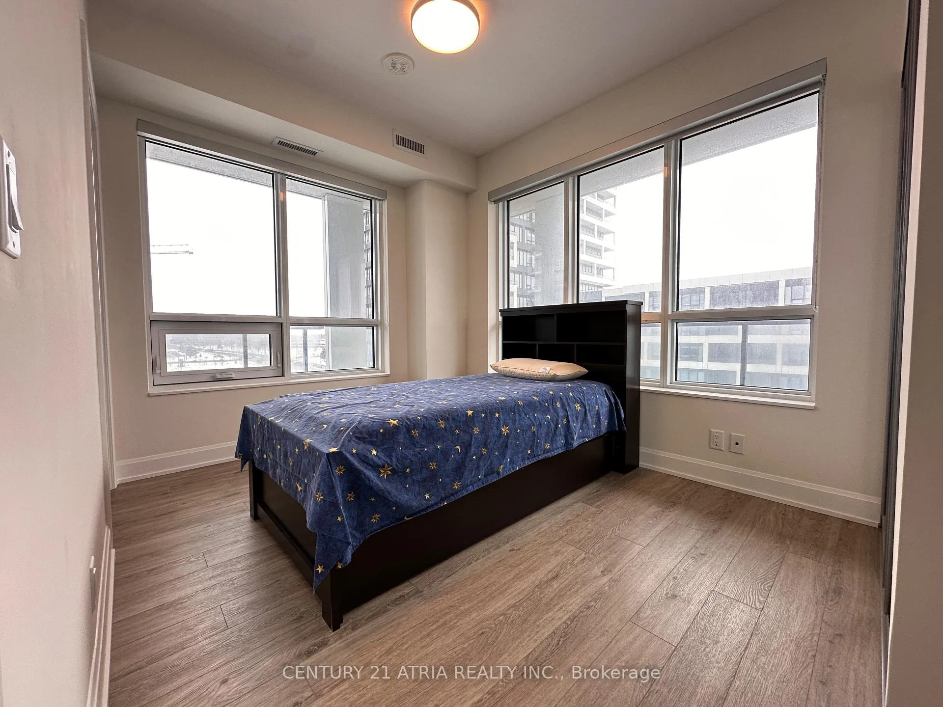 Photo 11 of Unit 908, 18 Water Walk Drive, Markham, Unionville — HOMEH