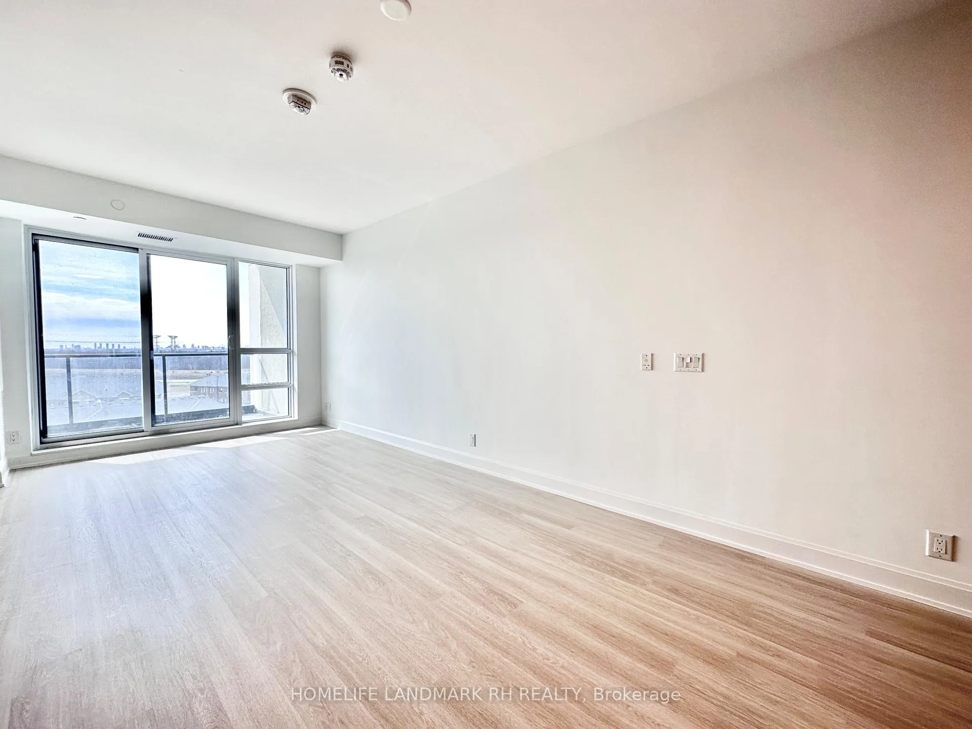 Photo 4 of Unit 706, 12 Gandhi Lane, Markham, Commerce Valley — HOMEH
