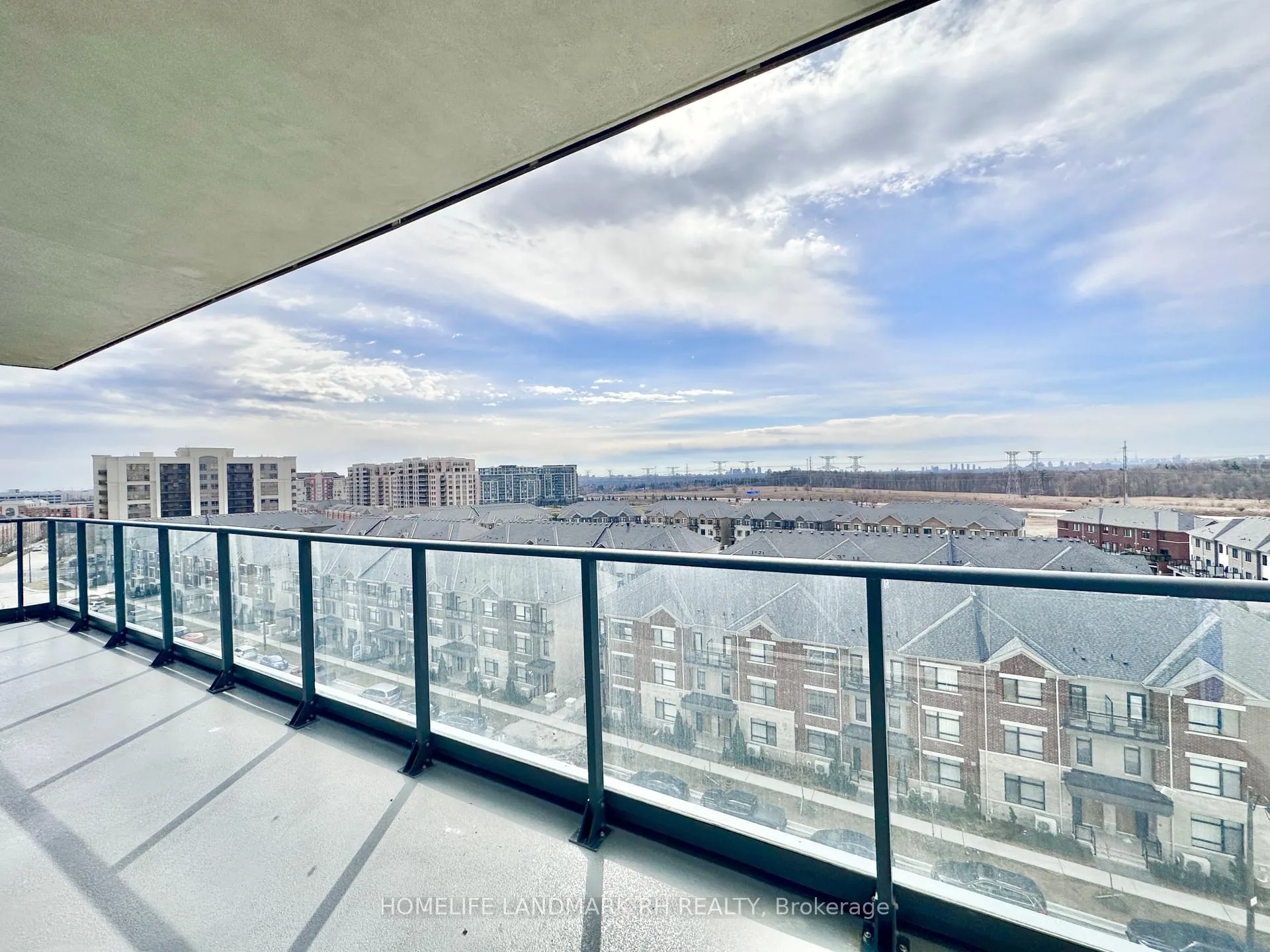 Photo 6 of Unit 706, 12 Gandhi Lane, Markham, Commerce Valley — HOMEH