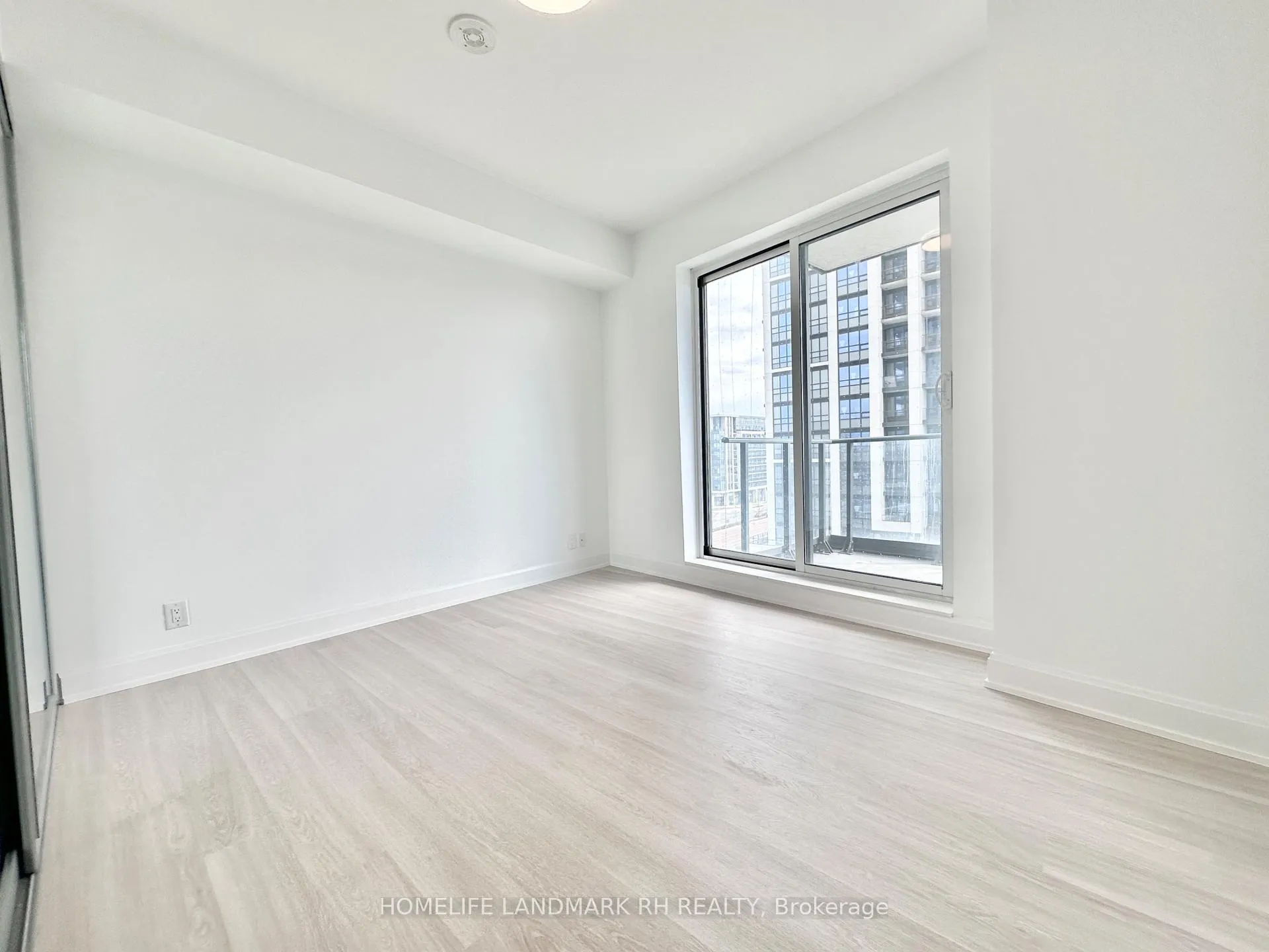 Photo 11 of Unit 706, 12 Gandhi Lane, Markham, Commerce Valley — HOMEH