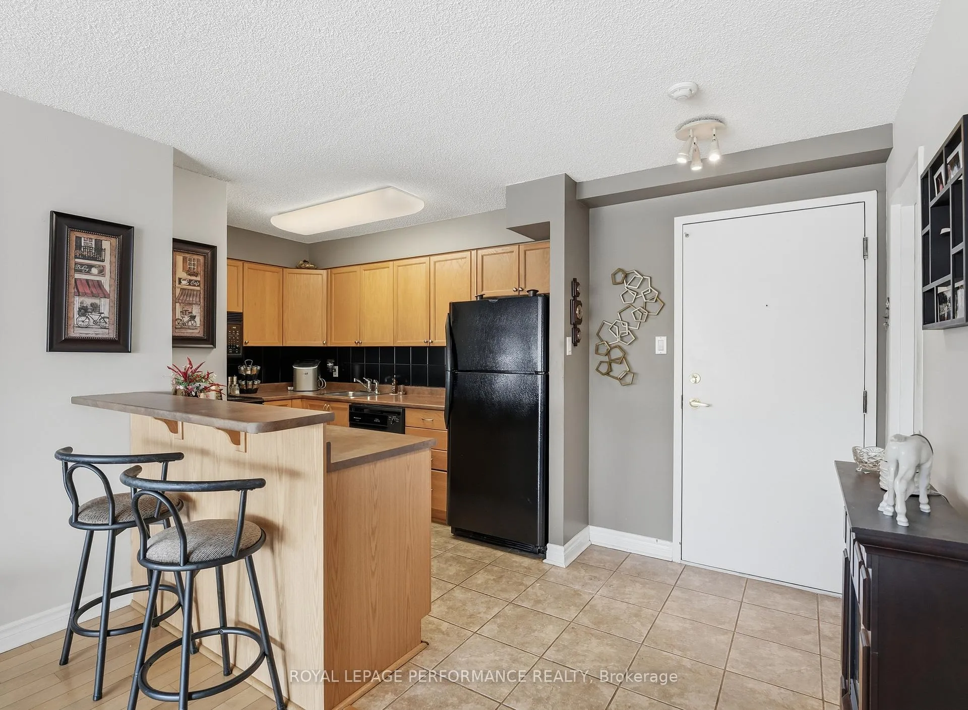Photo 7 of Unit 412, 225 Alvin Road N, Ottawa, Manor Park — HOMEH