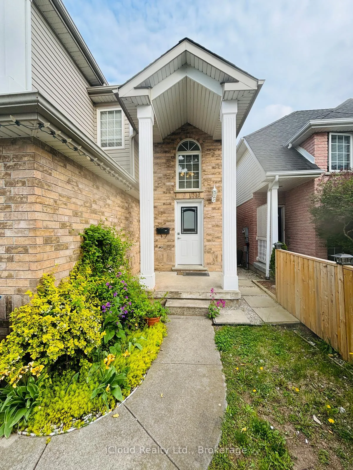 Photo 2 of 65 Periwinkle Way, Guelph, Pineridge/Westminster Woods — HOMEH
