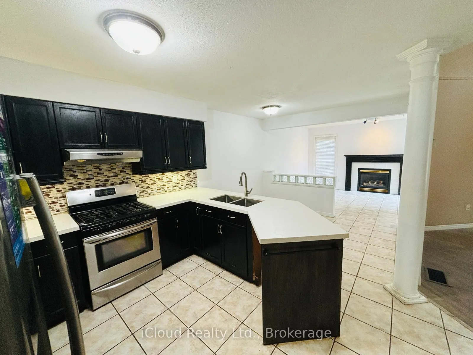 Photo 3 of 65 Periwinkle Way, Guelph, Pineridge/Westminster Woods — HOMEH