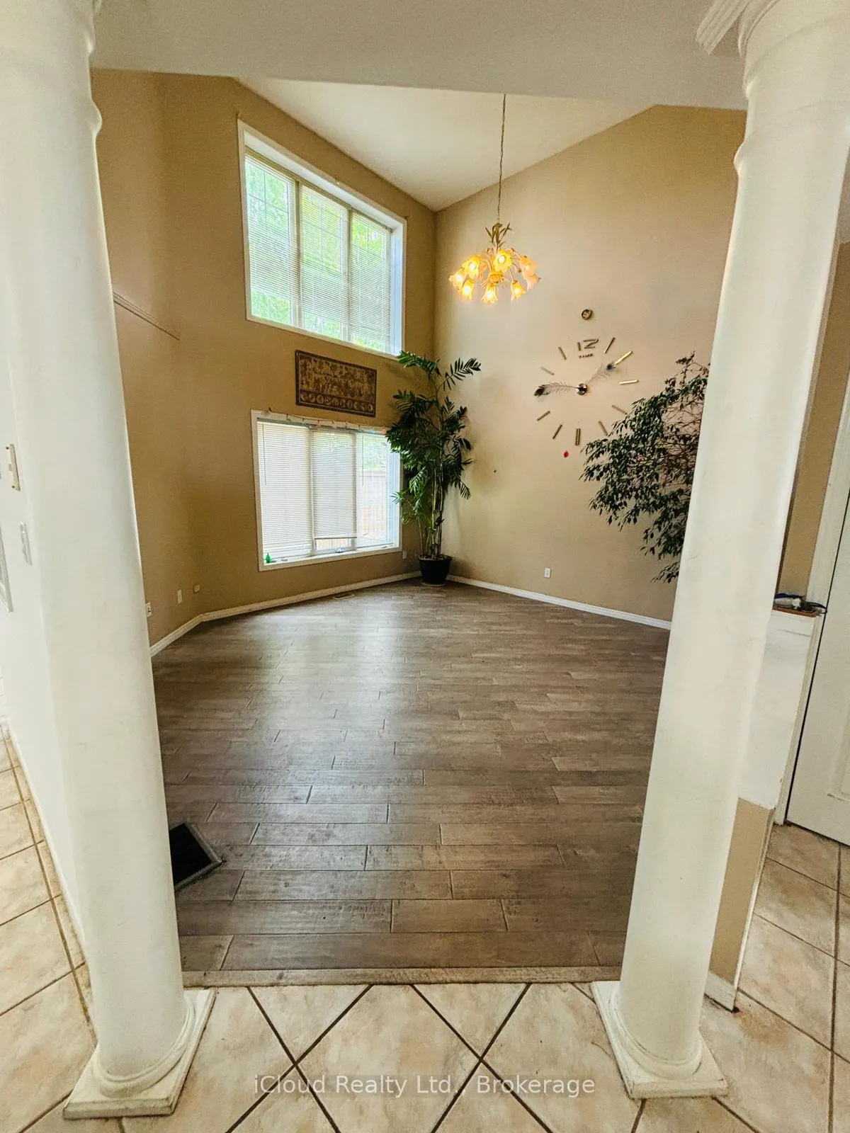 Photo 4 of 65 Periwinkle Way, Guelph, Pineridge/Westminster Woods — HOMEH