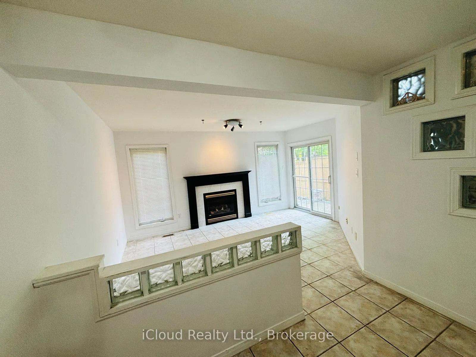 Photo 6 of 65 Periwinkle Way, Guelph, Pineridge/Westminster Woods — HOMEH