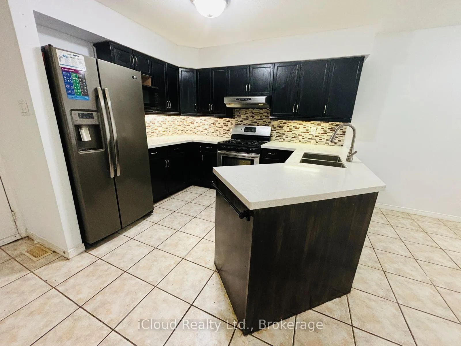 Photo 7 of 65 Periwinkle Way, Guelph, Pineridge/Westminster Woods — HOMEH