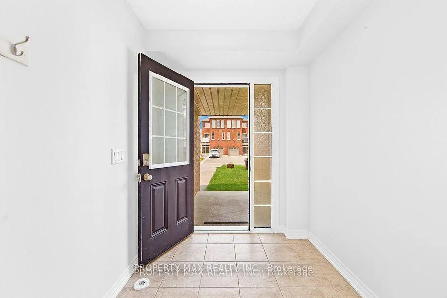 Photo 7 of 20 Toulouse Court, Markham, Cornell — HOMEH