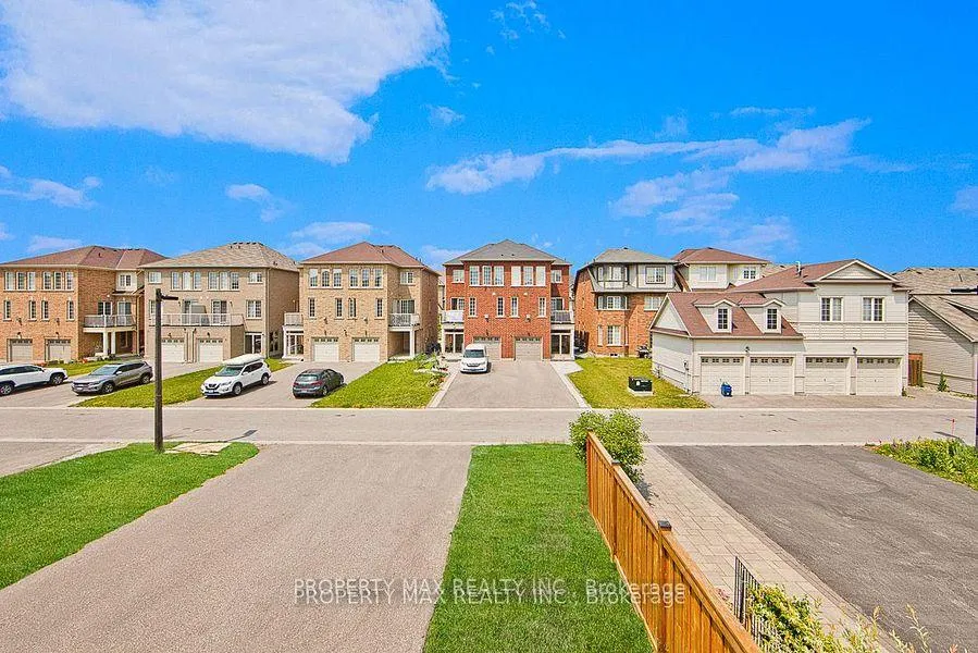 Photo 14 of 20 Toulouse Court, Markham, Cornell — HOMEH