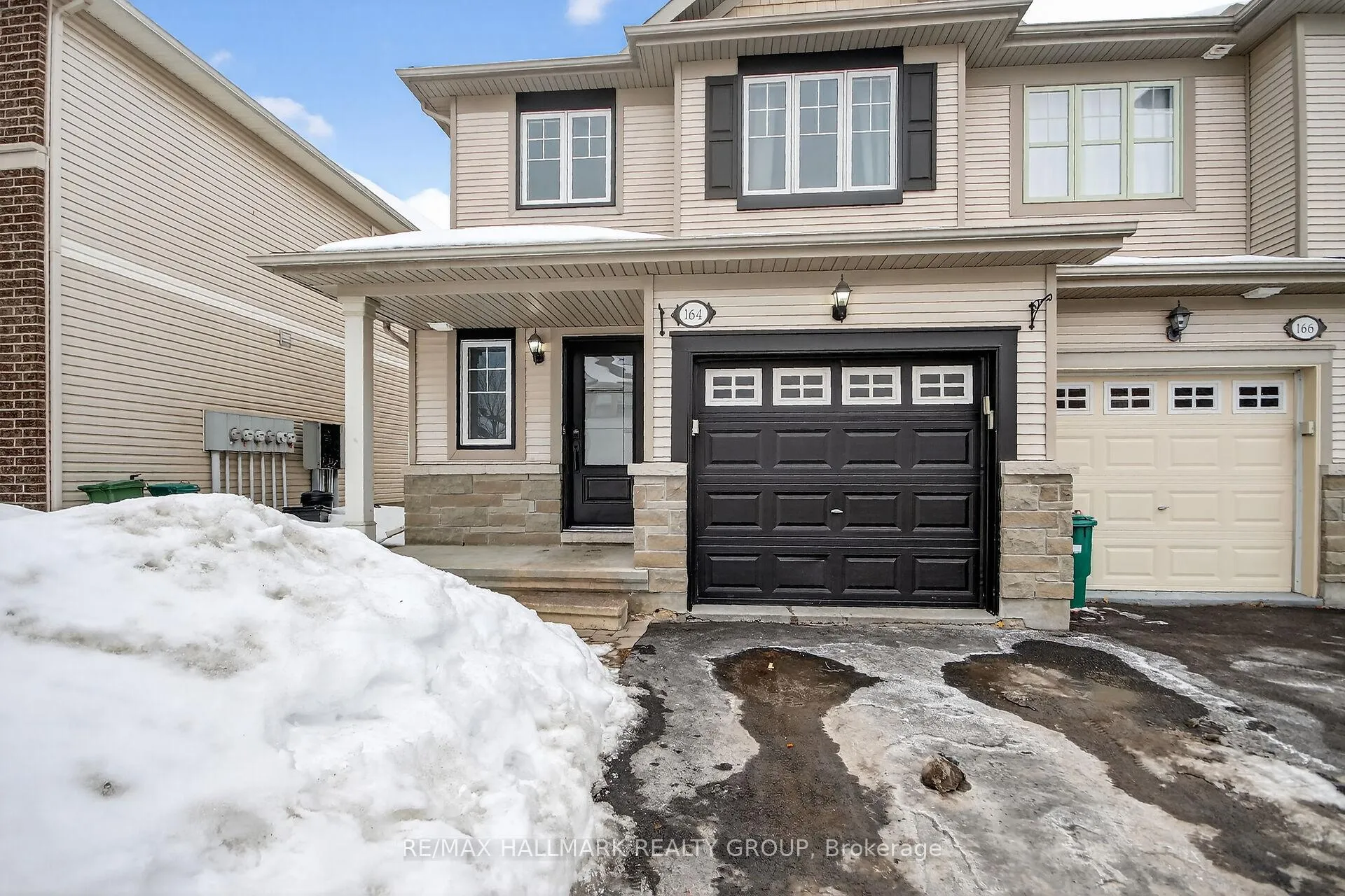 Photo 2 of 164 Trail Side Circle, Ottawa, Springridge/East Village — HOMEH
