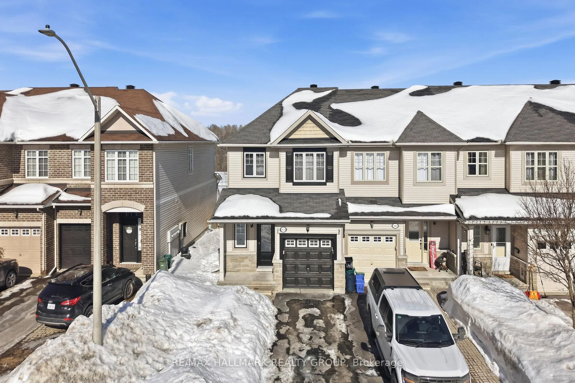 Photo 3 of 164 Trail Side Circle, Ottawa, Springridge/East Village — HOMEH