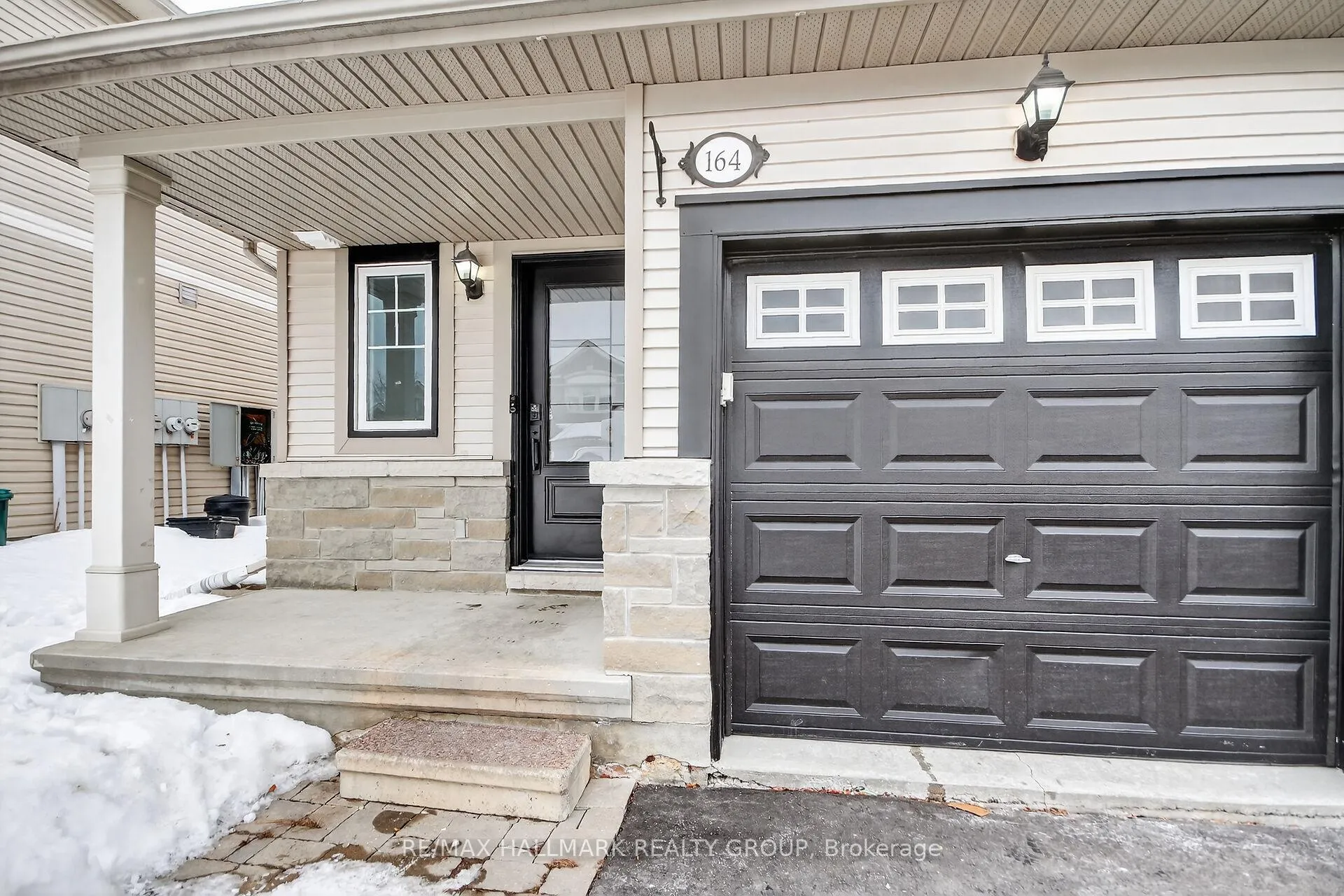 Photo 5 of 164 Trail Side Circle, Ottawa, Springridge/East Village — HOMEH