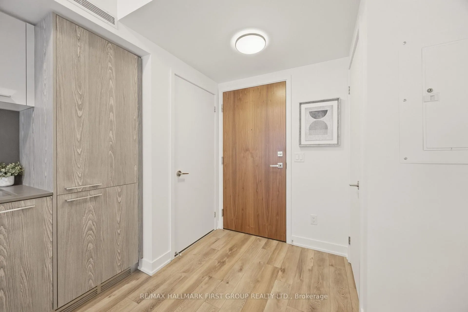 Photo 2 of 30 Baseball Place, Toronto, South Riverdale — HOMEH