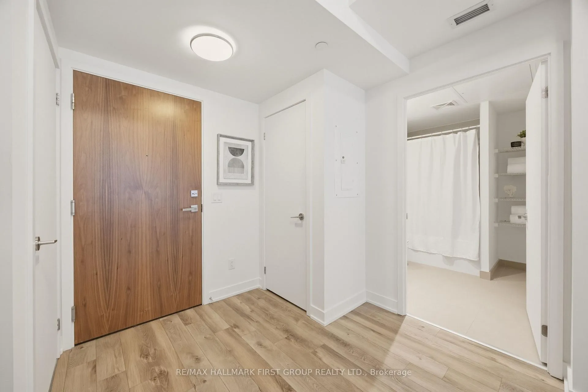 Photo 3 of 30 Baseball Place, Toronto, South Riverdale — HOMEH