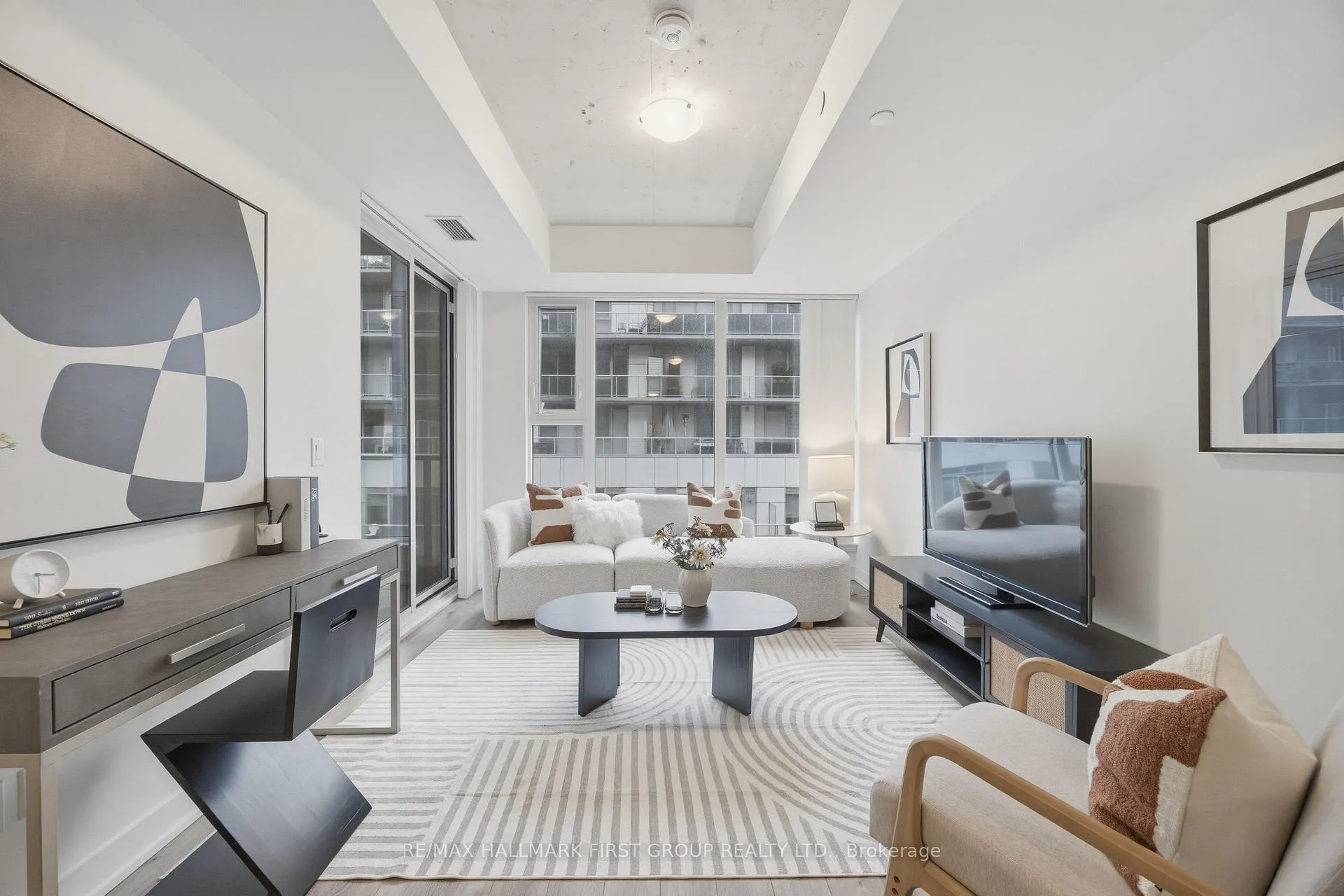 Photo 5 of 30 Baseball Place, Toronto, South Riverdale — HOMEH