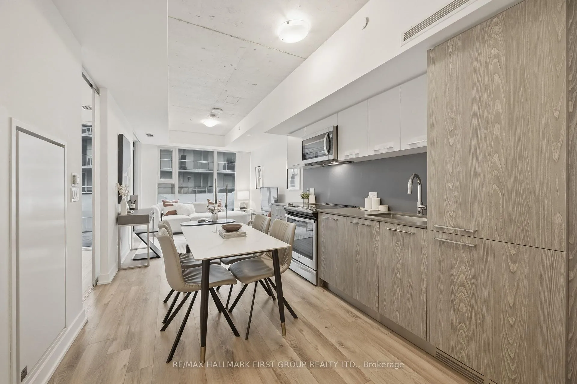 Photo 8 of 30 Baseball Place, Toronto, South Riverdale — HOMEH