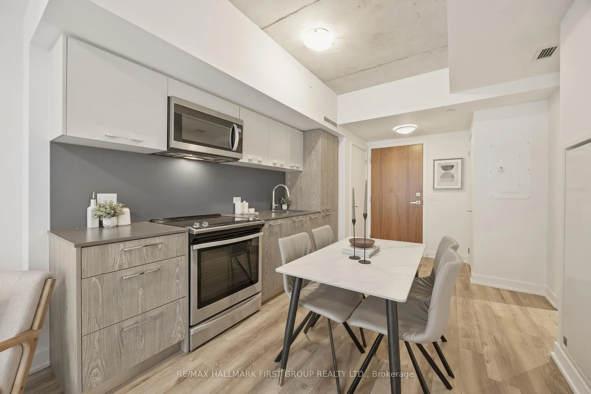Photo 9 of 30 Baseball Place, Toronto, South Riverdale — HOMEH
