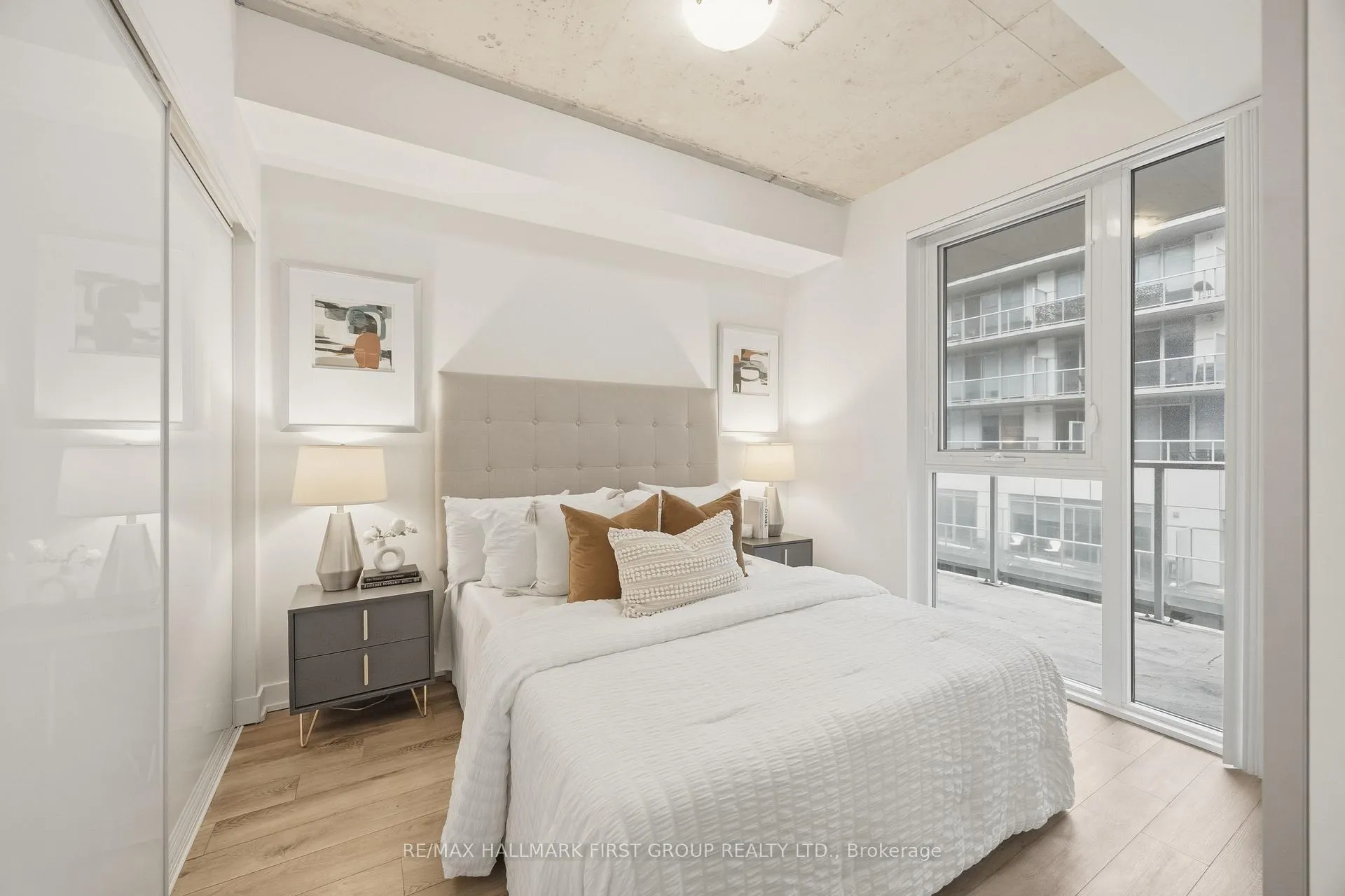 Photo 10 of 30 Baseball Place, Toronto, South Riverdale — HOMEH