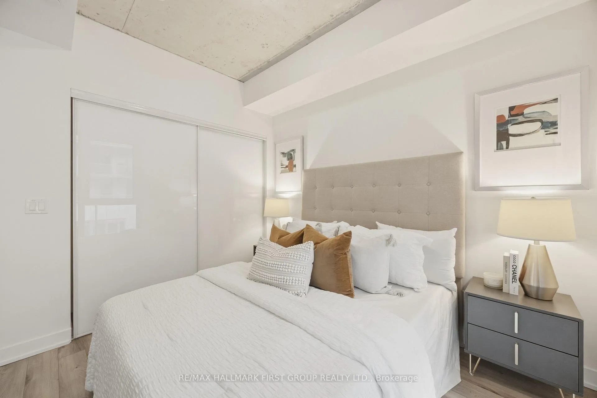 Photo 11 of 30 Baseball Place, Toronto, South Riverdale — HOMEH