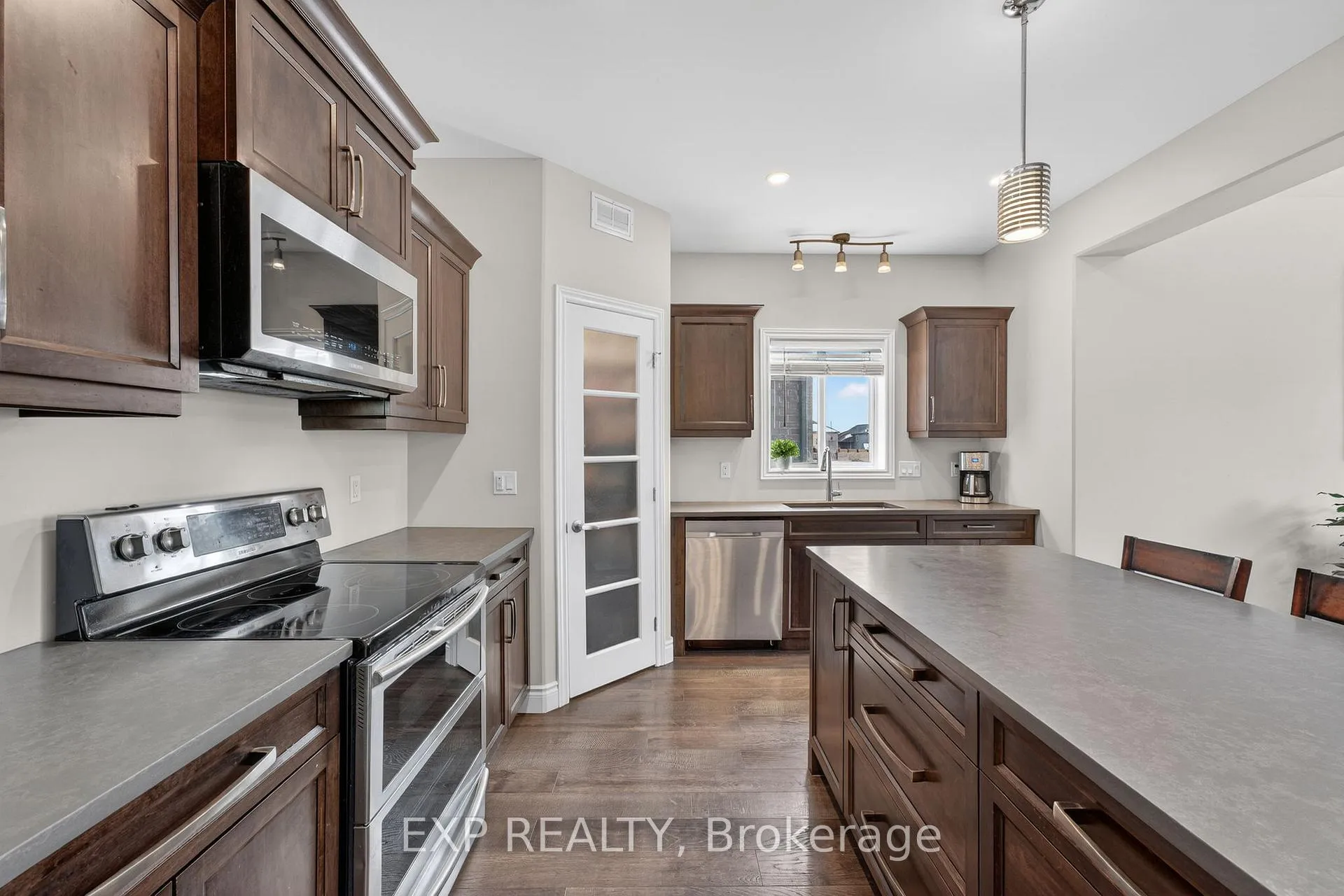 Photo 7 of 25 Virginia Crescent, Belleville, Thurlow Ward — HOMEH