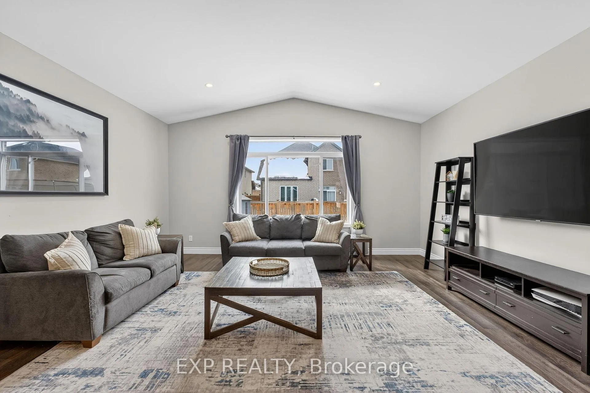 Photo 9 of 25 Virginia Crescent, Belleville, Thurlow Ward — HOMEH