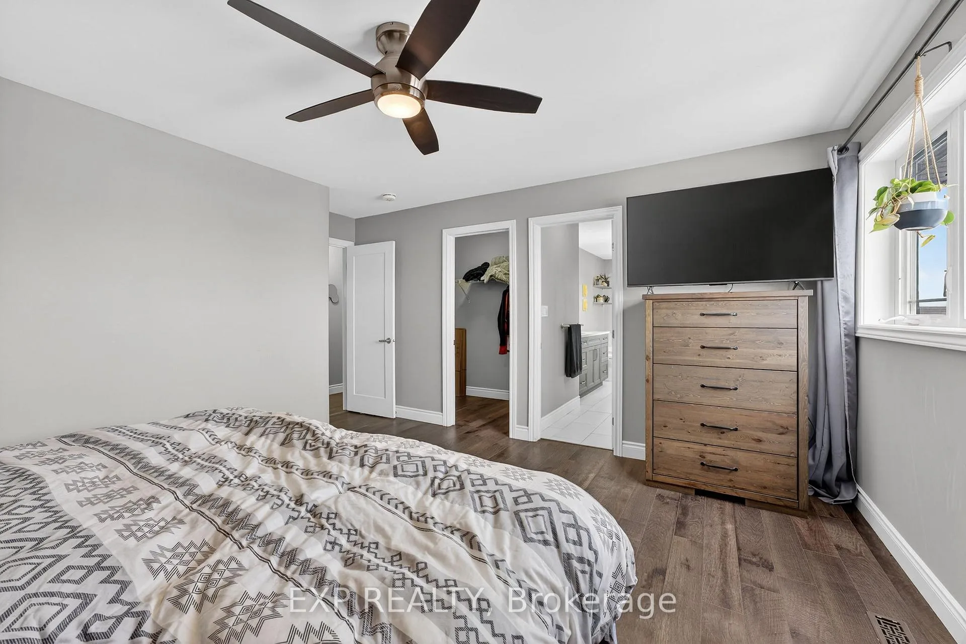 Photo 16 of 25 Virginia Crescent, Belleville, Thurlow Ward — HOMEH