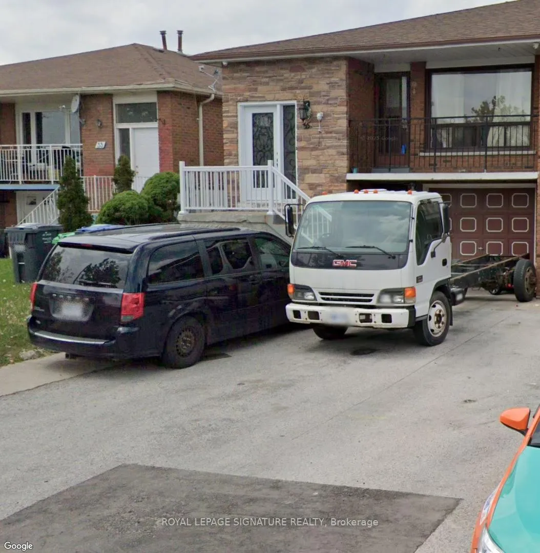 Front of Unit Upper, 35 Jellicoe Crescent