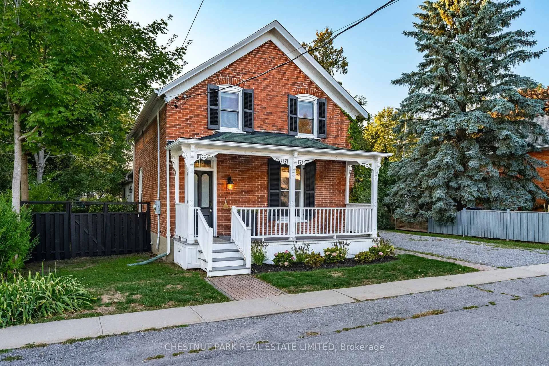 Photo 3 of 15 Jane Street, Prince Edward County, Picton Ward — HOMEH