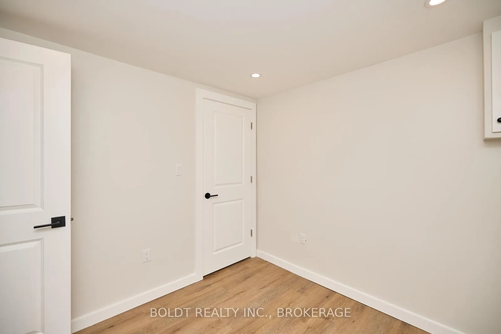 Photo 5 of 3305 Nineteenth Street, Lincoln, Lincoln-Jordan/Vineland — HOMEH