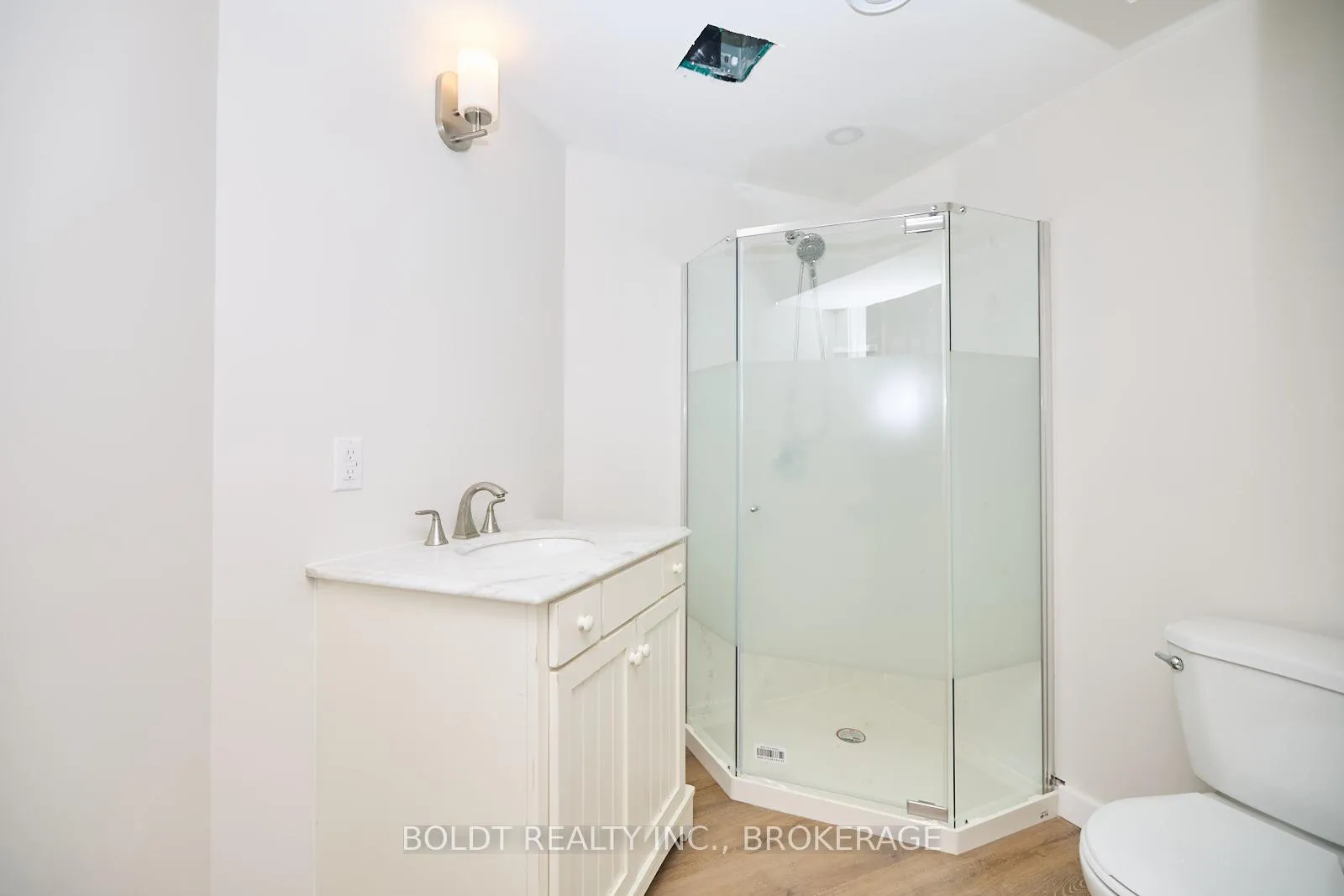 Photo 6 of 3305 Nineteenth Street, Lincoln, Lincoln-Jordan/Vineland — HOMEH