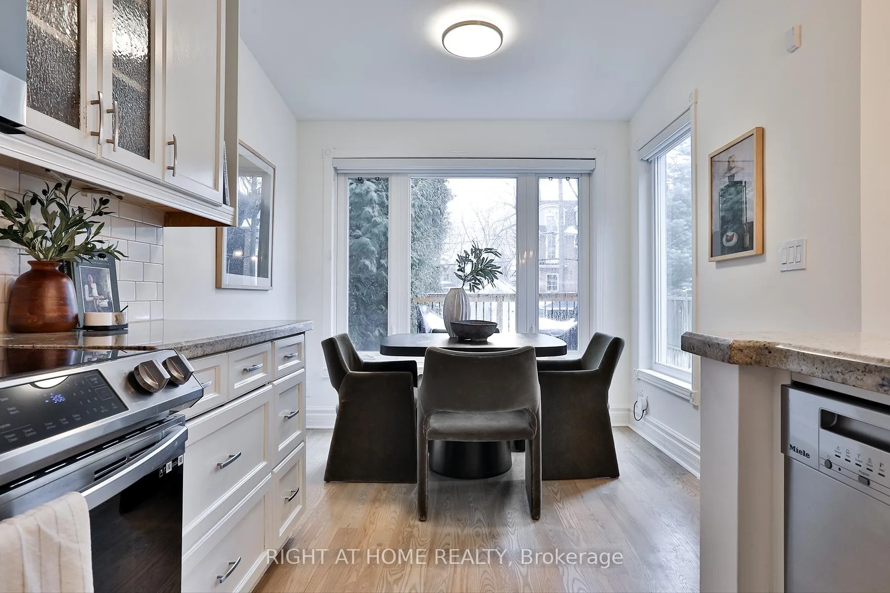 Photo 24 of 135 Parkmount Road, Toronto, Greenwood-Coxwell — HOMEH