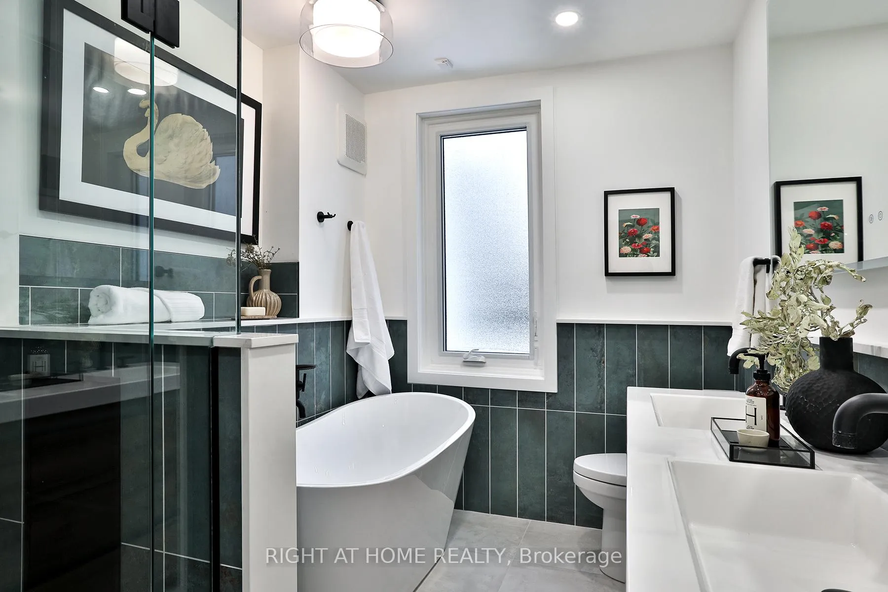 Photo 34 of 135 Parkmount Road, Toronto, Greenwood-Coxwell — HOMEH