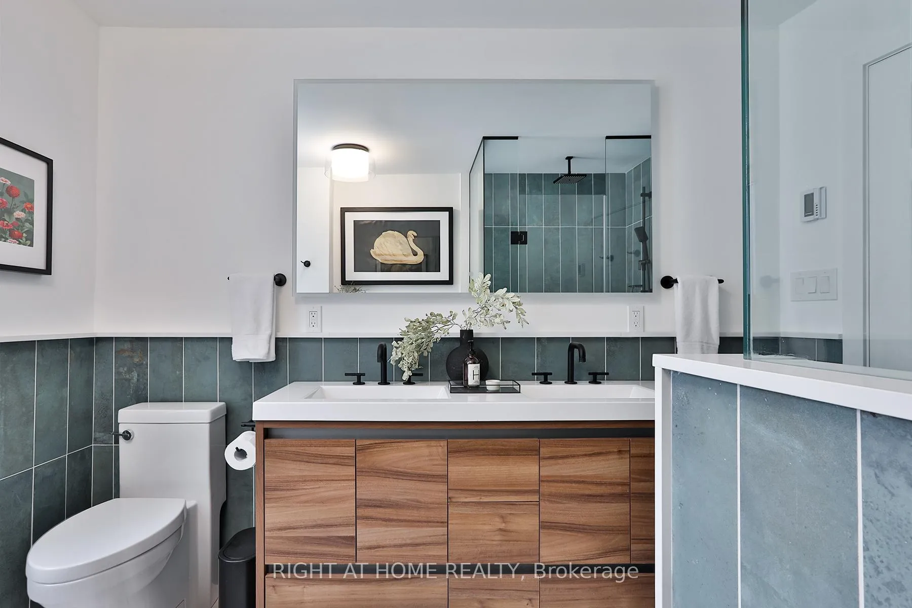 Photo 36 of 135 Parkmount Road, Toronto, Greenwood-Coxwell — HOMEH