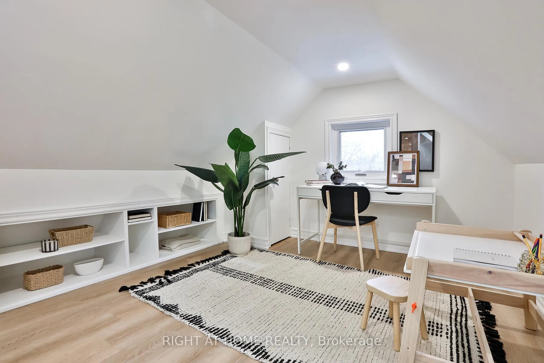 Photo 37 of 135 Parkmount Road, Toronto, Greenwood-Coxwell — HOMEH