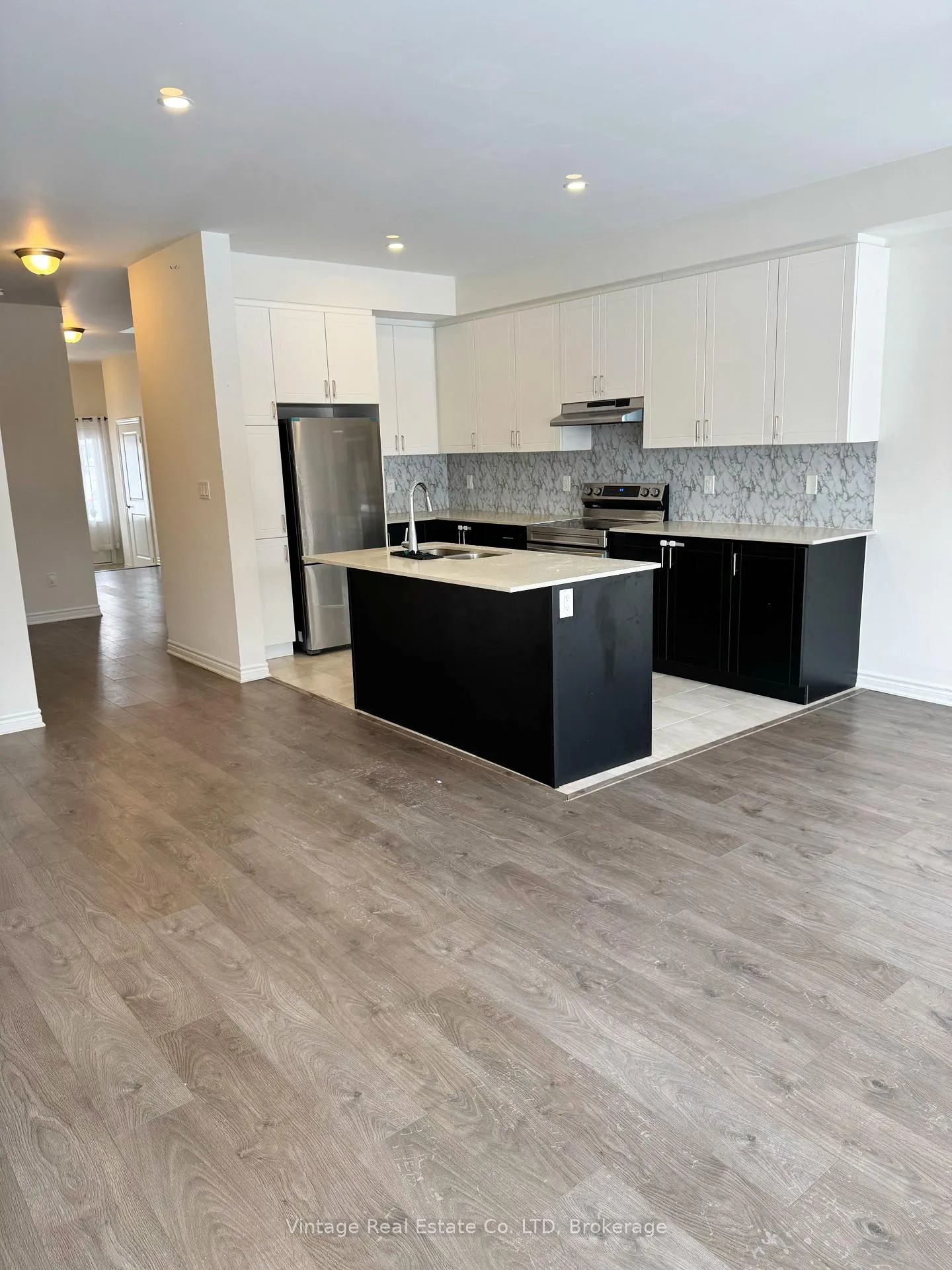 Photo 6 of Unit MAIN FLOOR, 49 Sapphire Way, Thorold, Rolling Meadows — HOMEH