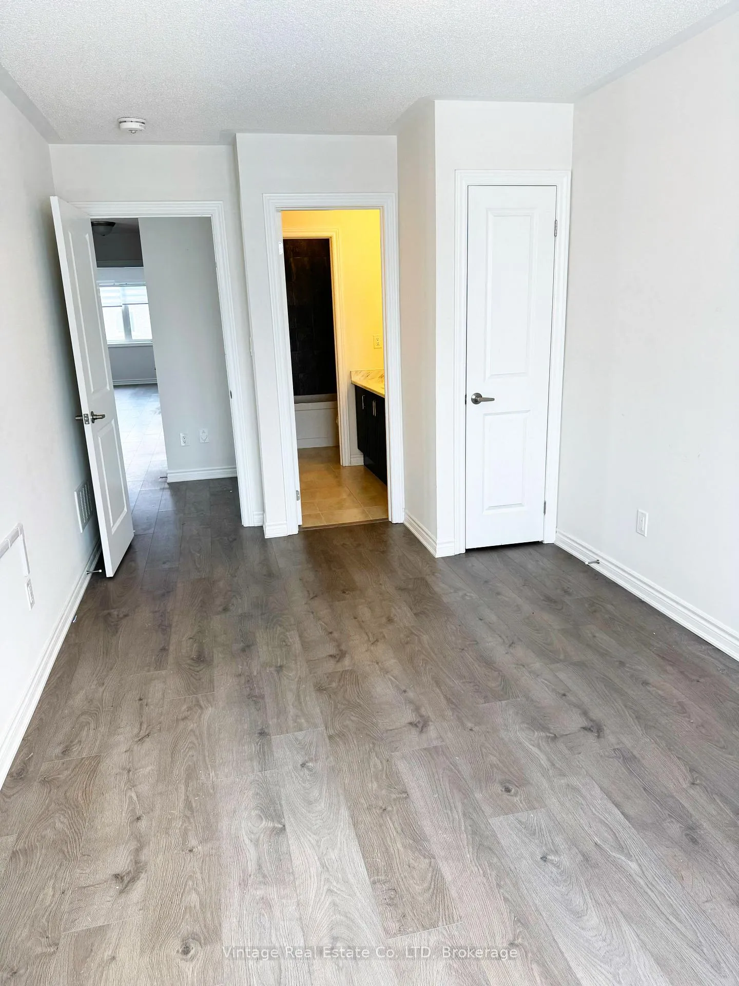 Photo 10 of Unit MAIN FLOOR, 49 Sapphire Way, Thorold, Rolling Meadows — HOMEH