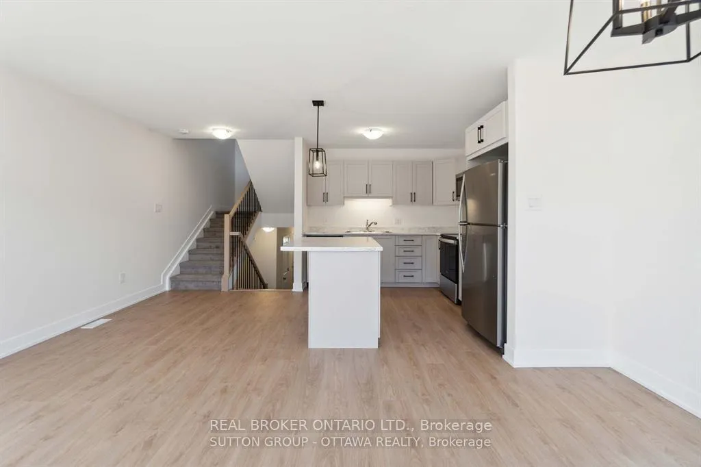 Photo 7 of 47 Staples Boulevard, Smiths Falls — HOMEH