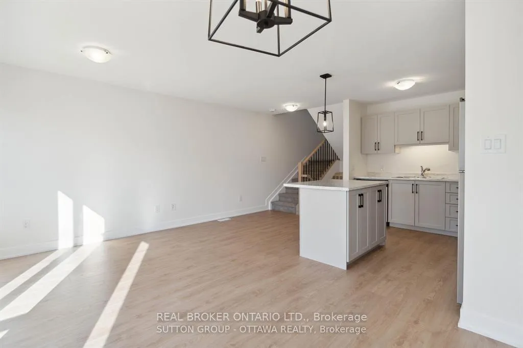 Photo 9 of 47 Staples Boulevard, Smiths Falls — HOMEH