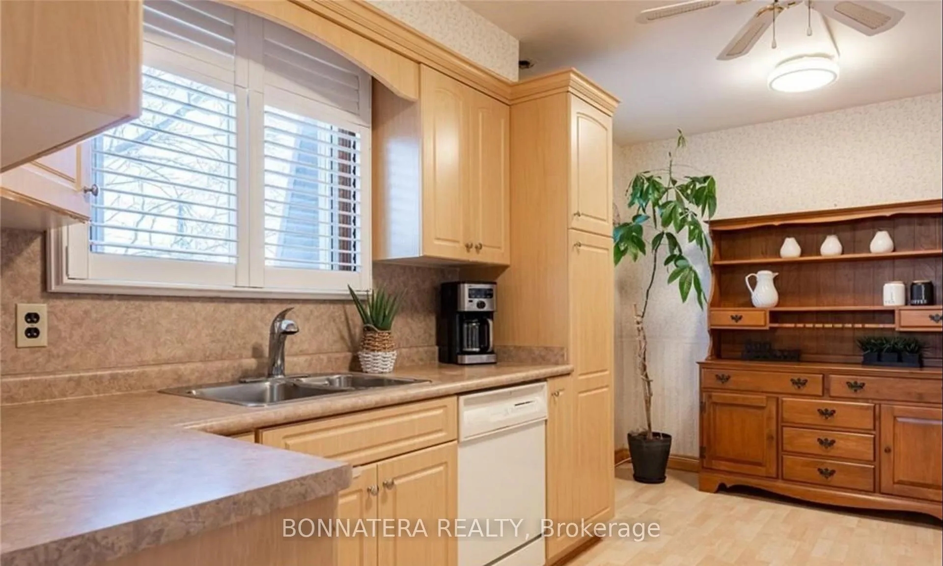 Photo 8 of Unit Upper unit, 50 Cedardale Avenue, St. Catharines, Secord Woods — HOMEH